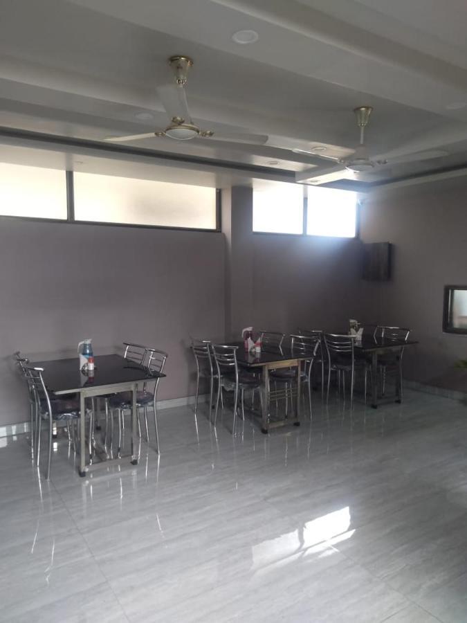 Woodland Lodge And Restaurant Guwahati Zewnętrze zdjęcie