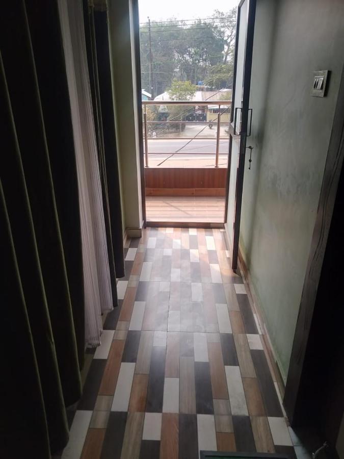 Woodland Lodge And Restaurant Guwahati Zewnętrze zdjęcie