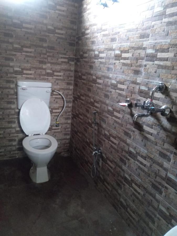 Woodland Lodge And Restaurant Guwahati Zewnętrze zdjęcie
