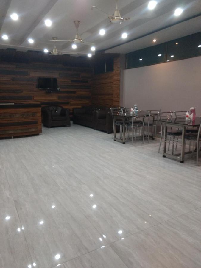 Woodland Lodge And Restaurant Guwahati Zewnętrze zdjęcie
